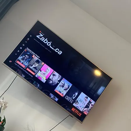 Airport Regata アパート